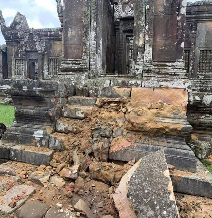 被弾した第三楼門階段